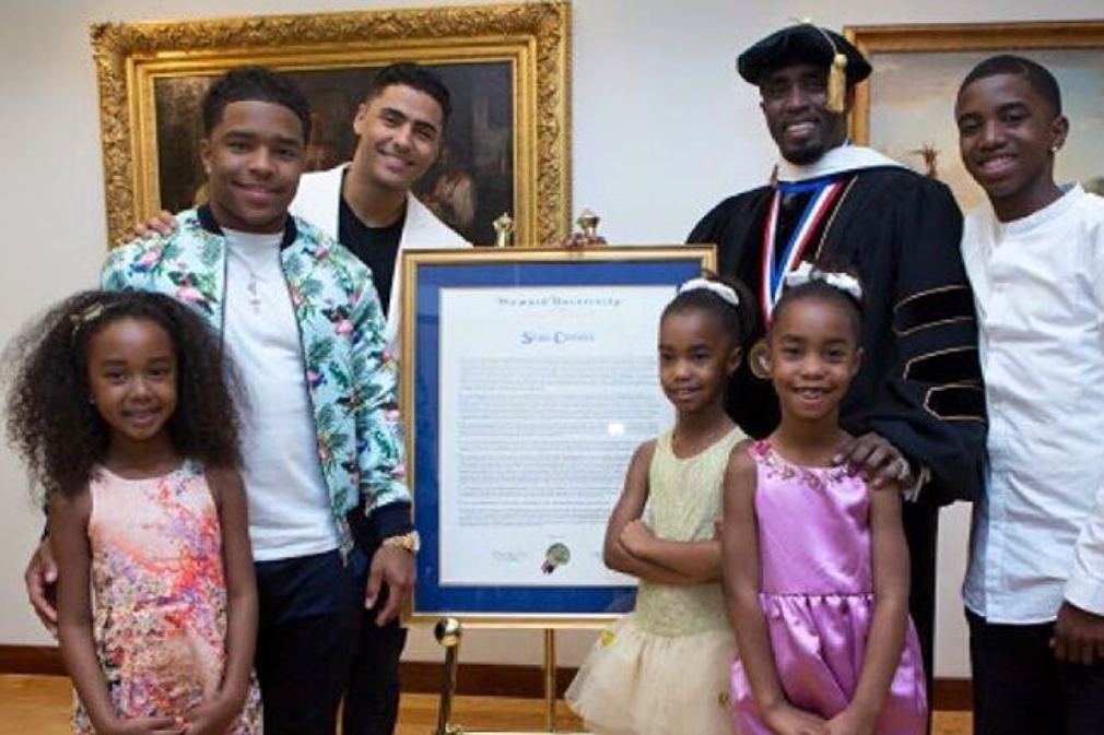 17 Celebrity Dads Who Make Our Hearts Melt Every Day
